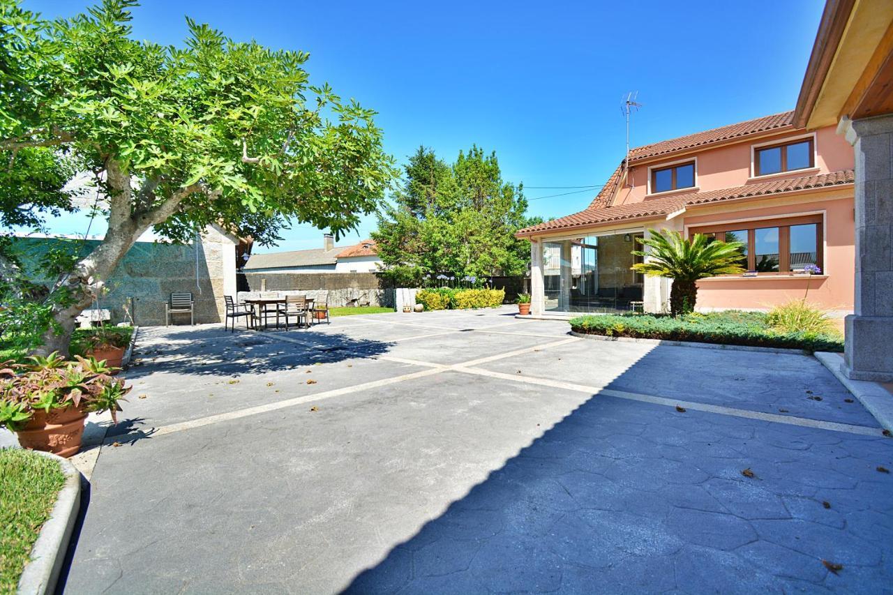 Galihost - Casa Con Precioso Jardin En Vilanova De Arousa Exteriér fotografie