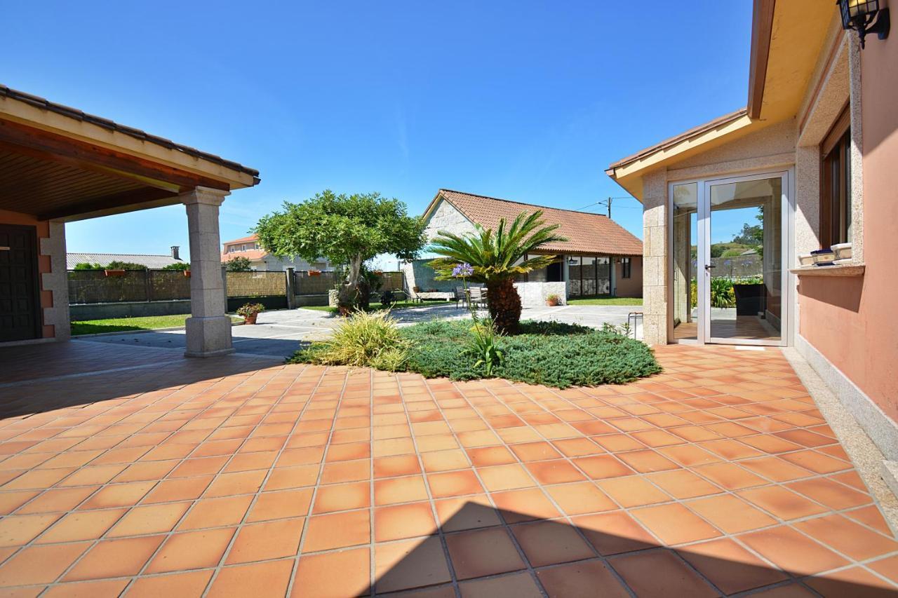 Galihost - Casa Con Precioso Jardin En Vilanova De Arousa Exteriér fotografie